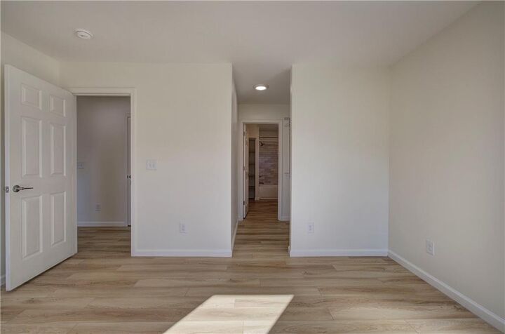 Property Photo:  121 S Railroad St  GA 30103 