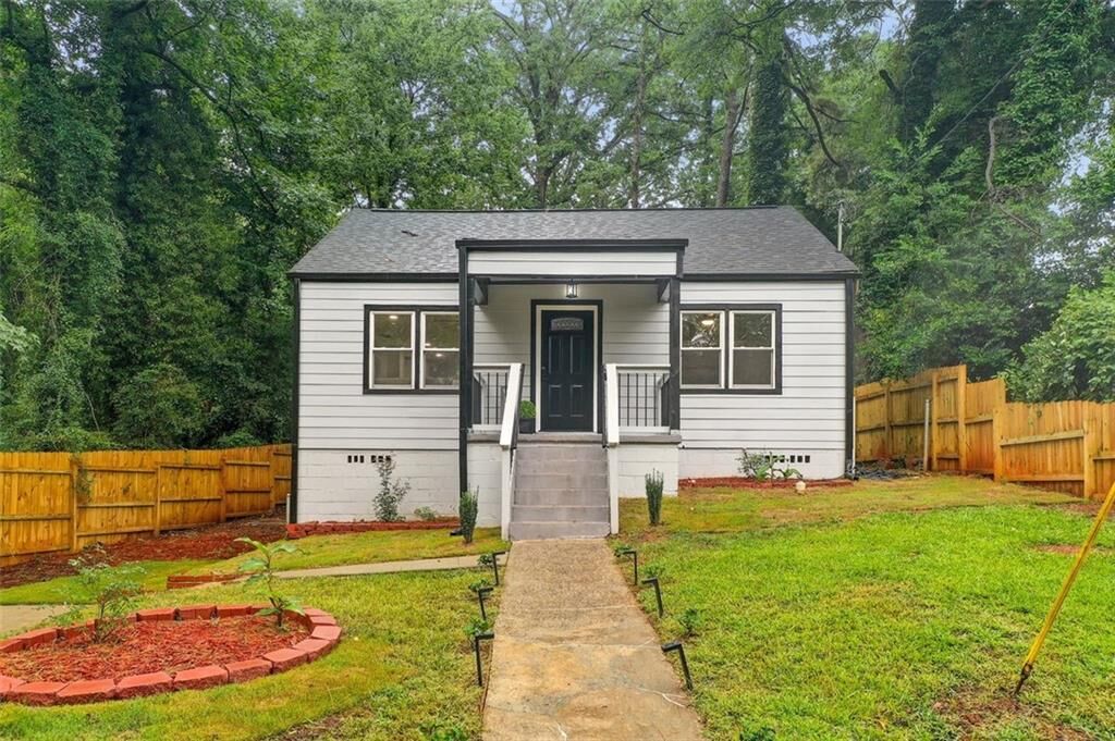 Property Photo:  430 Wilkinson Drive SE  GA 30317 