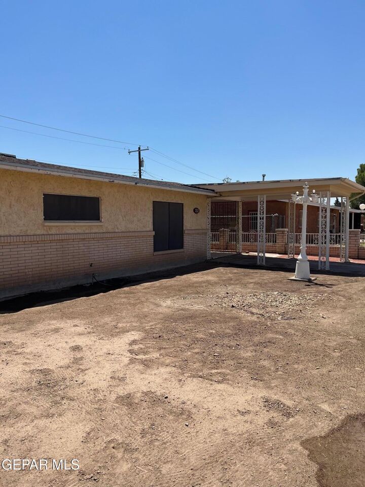 Property Photo: 252 Trinity Place TX 79905