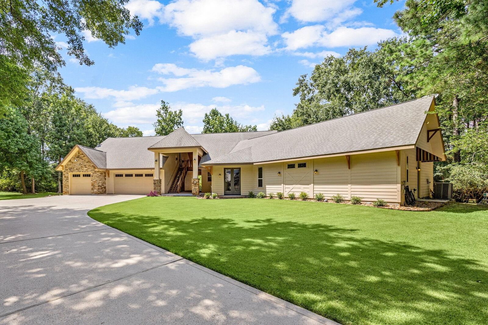 Property Photo:  8935 Dogwood Drive  TX 77375 