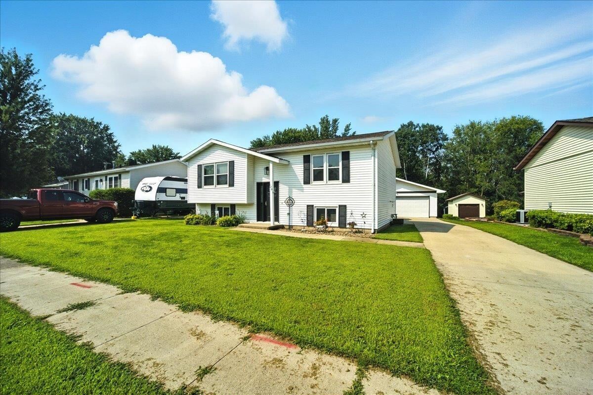 Property Photo: 120 12th Ave NE IA 50662