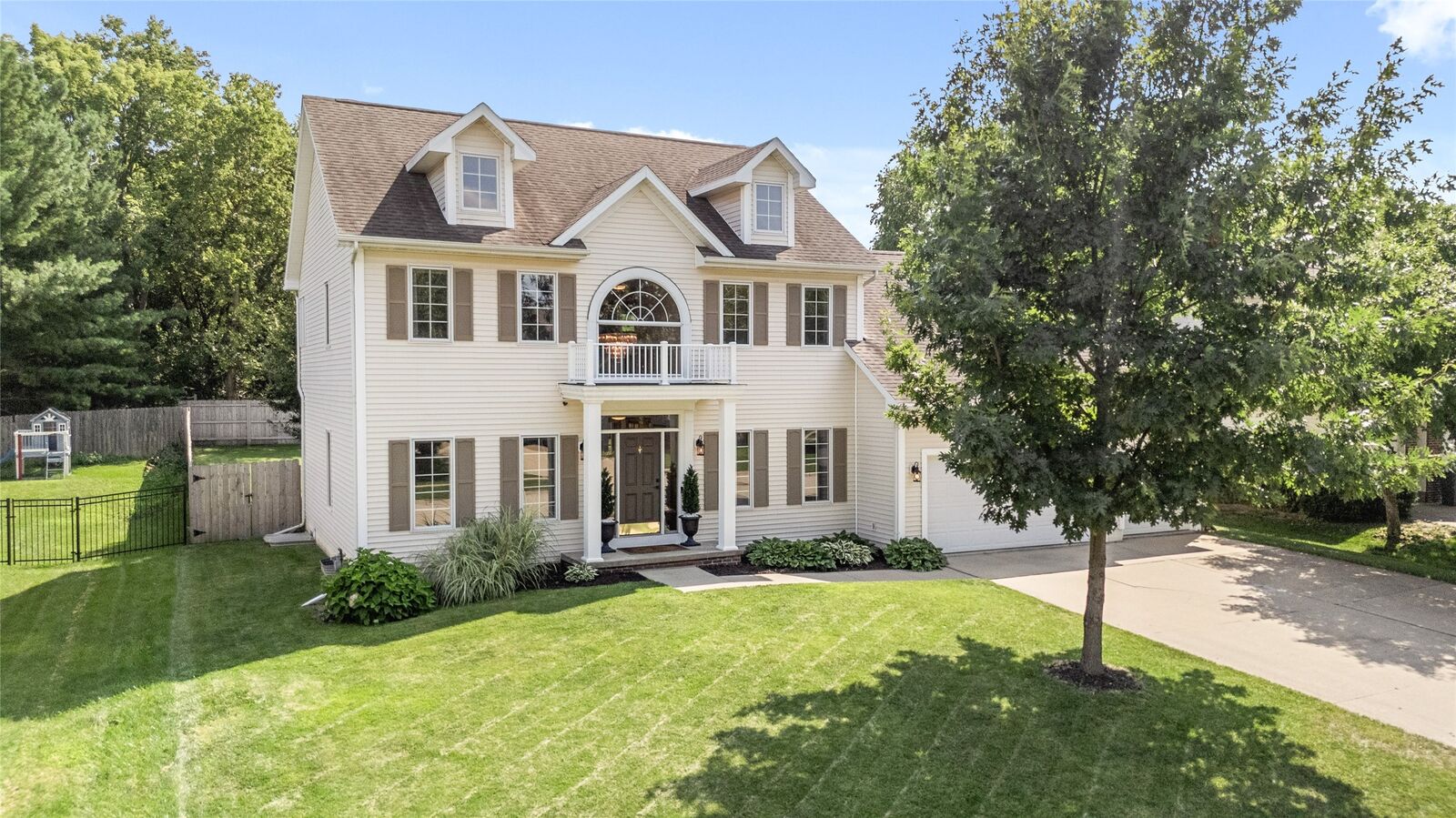Property Photo:  12392 Sunset Terrace  IA 50325 