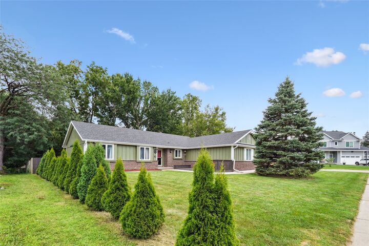 3921 48th Street  Des Moines IA 50310 photo