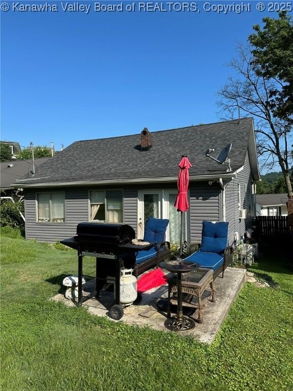 Property Photo: 105 Hinton Terrace WV 25301