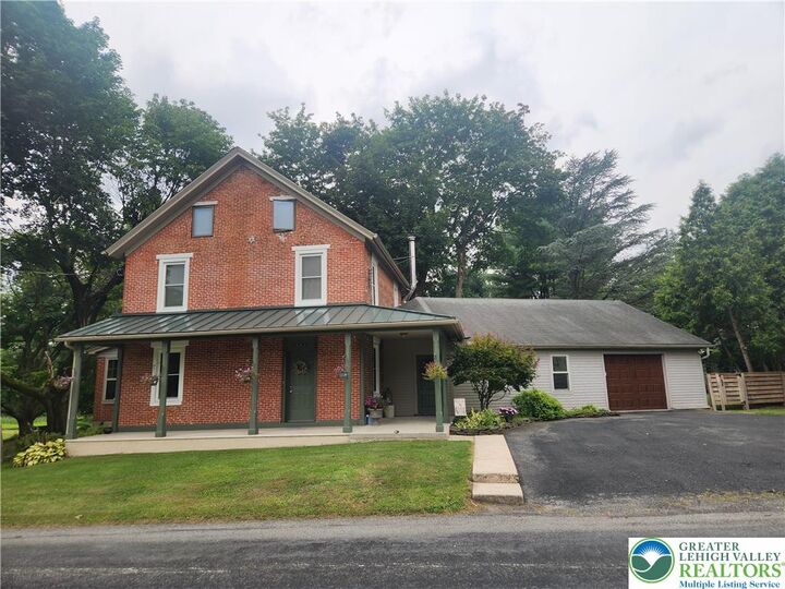 Property Photo: 861 Municipal Road PA 18088