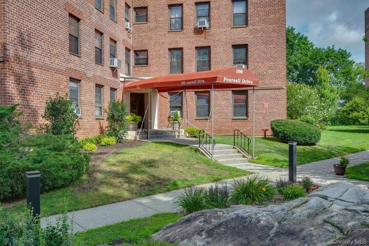 Property Photo: 166 Pearsall Drive 1D NY 10552