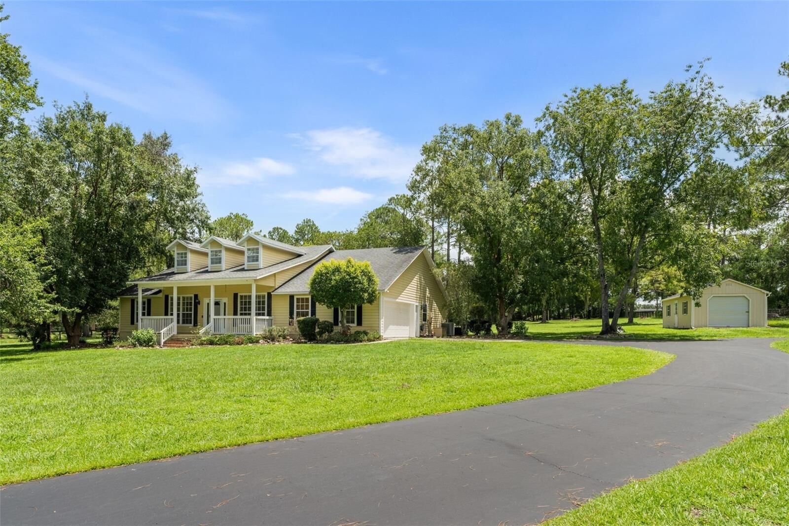 Property Photo: 14410 NW 83 Lane FL 32615