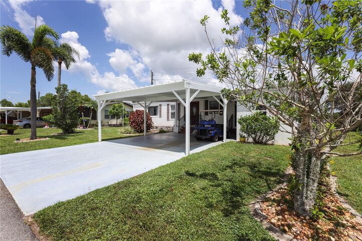 Property Photo: 2100 Kings Highway 568 FL 33980