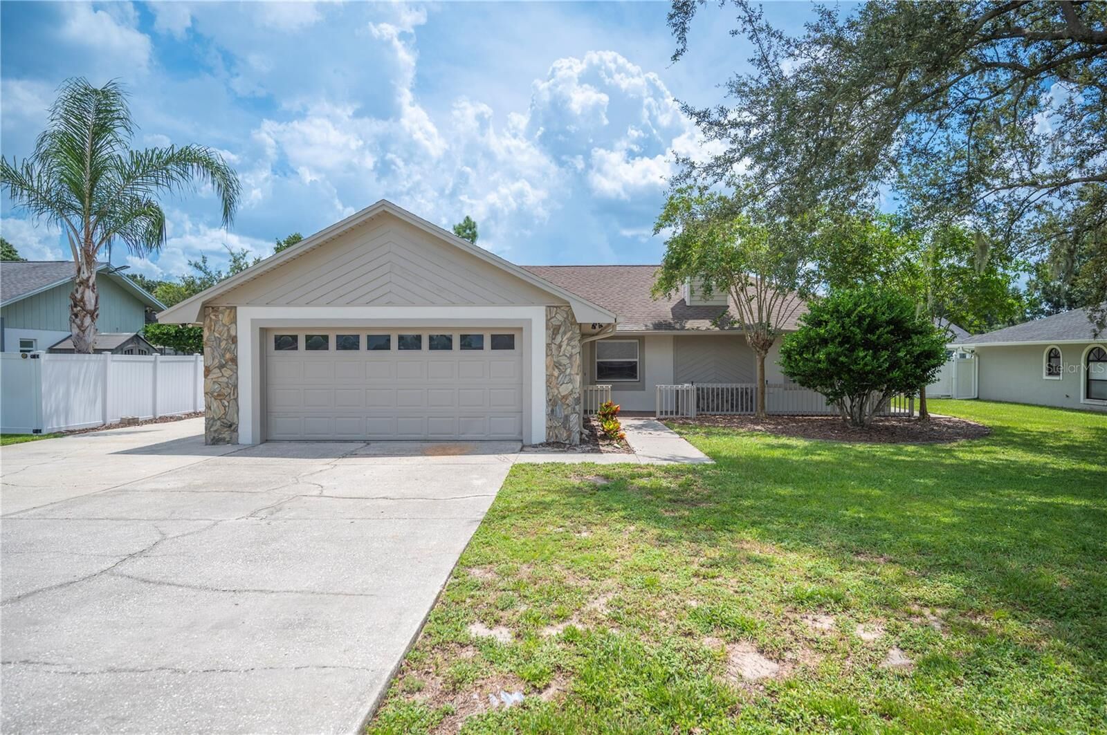 Property Photo:  1054 Colony Park Drive  FL 33813 