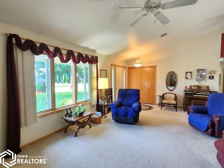 Property Photo:  712 Bison Drive  IA 50458