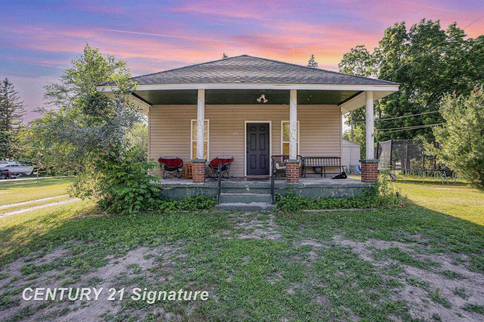 Property Photo:  224 Greenwood Street  MI 48659 