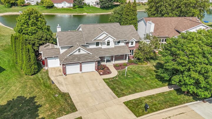 Property Photo: 2806 Pine Valley Drive IL 61822