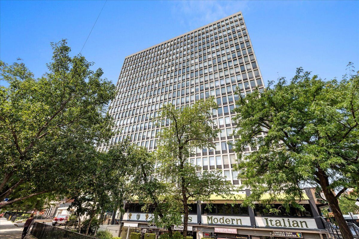 Property Photo:  444 W Fullerton Parkway 601  IL 60614 
