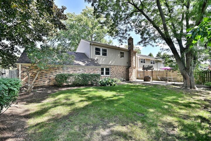 Property Photo: 1615 E Miner Street IL 60004