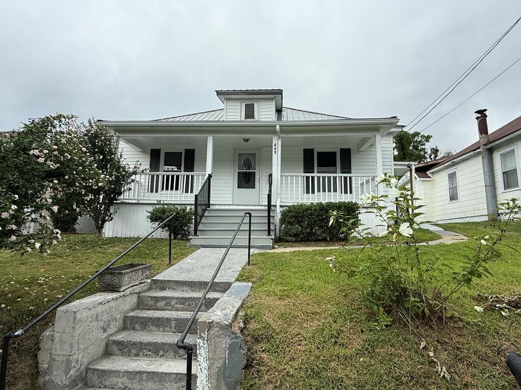 Property Photo:  408 Hudson St  WV 24701 