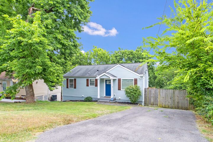 Property Photo: 3821 Sentinel Dr TN 37209