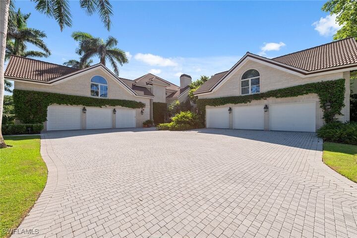 Property Photo:  356 Colony Drive  FL 34108 
