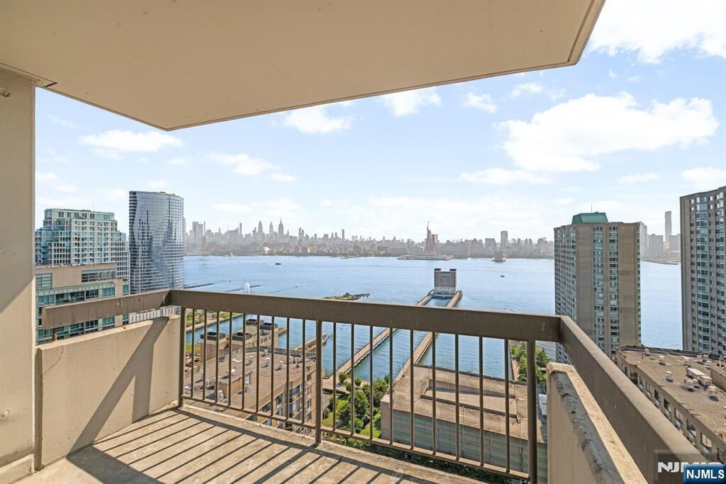 Property Photo: 45 River Drive 3114 NJ 07310