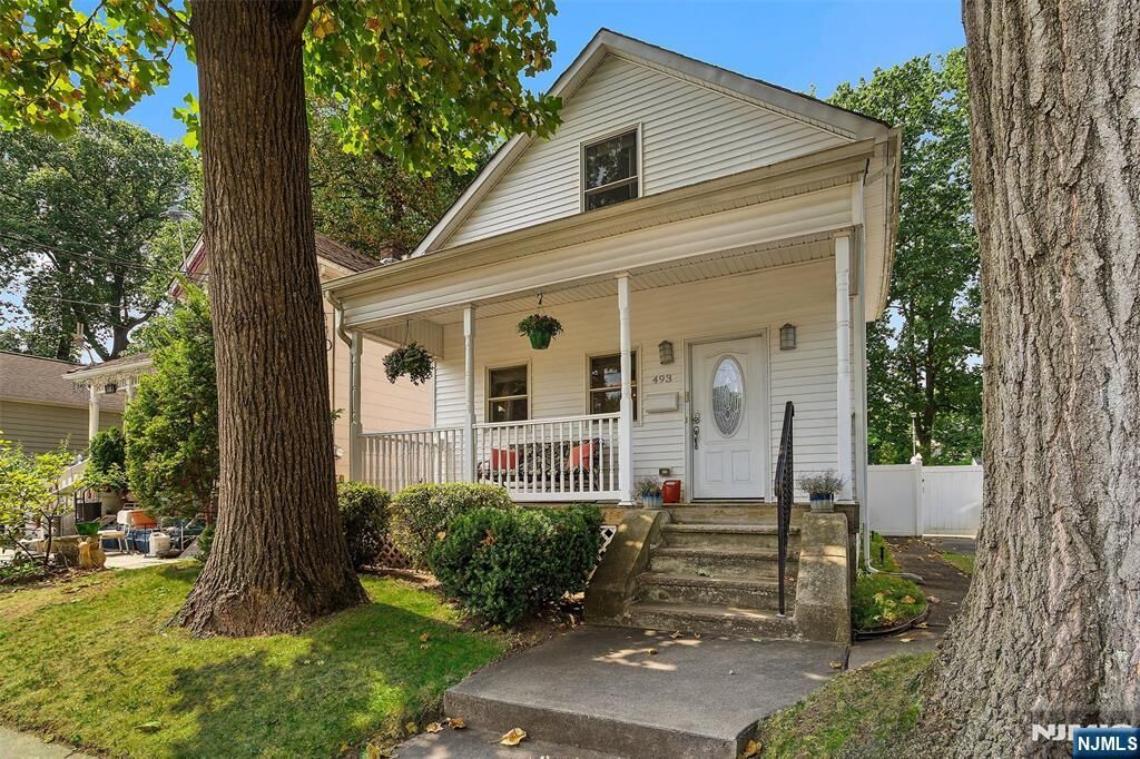Property Photo:  493 W Anderson Street  NJ 07601 