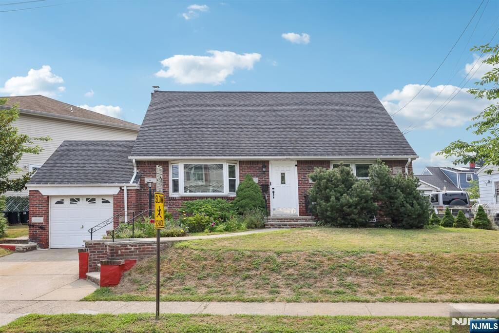 Property Photo:  340 Westervelt Place  NJ 07644 