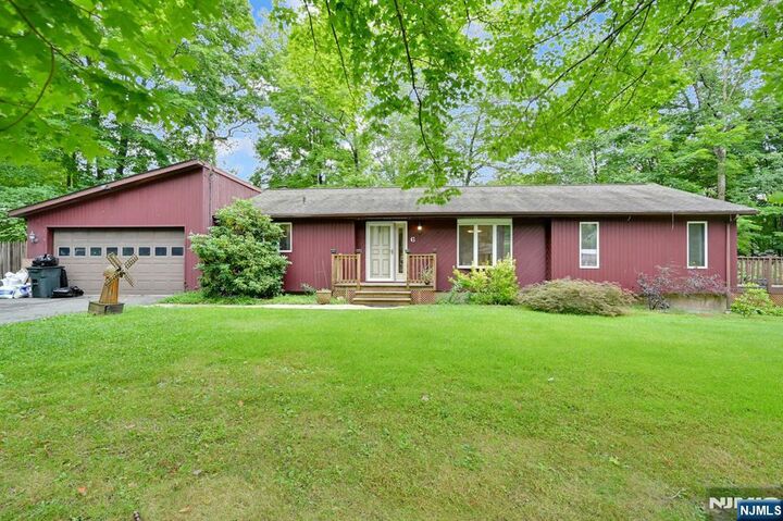 6 Dunham Road  West Milford NJ 07421 photo