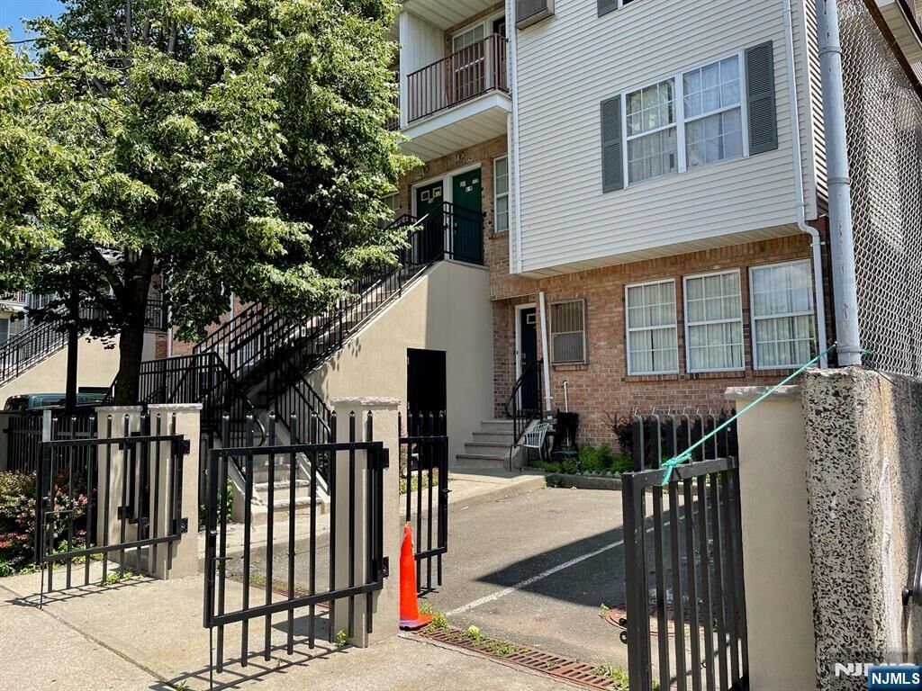 Property Photo:  76 Union Street A10  NJ 07105 