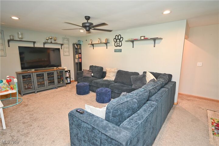 Property Photo: 428 N Elm Street OH 44408