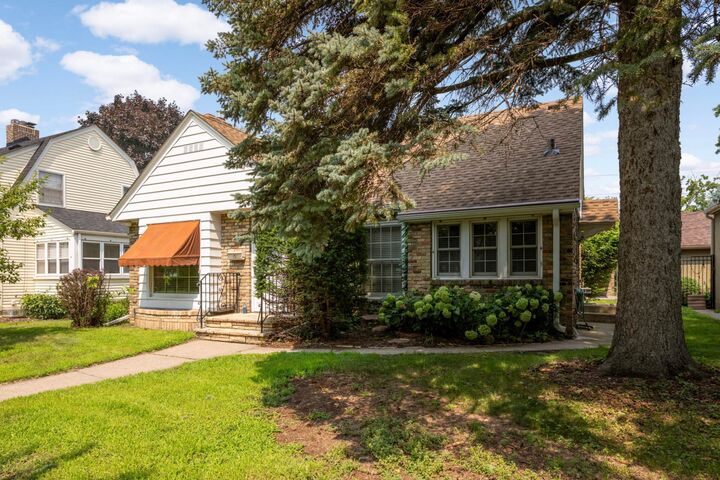 Property Photo:  1485 Iowa Avenue W  MN 55108 