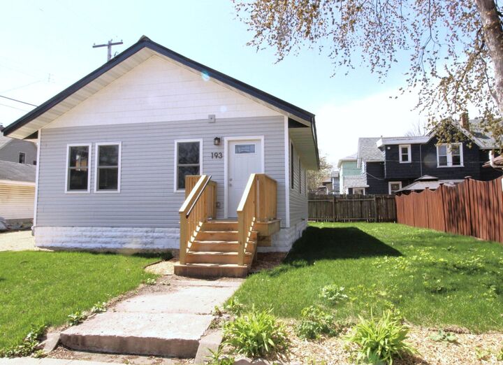 Property Photo:  193 Griggs Street N  MN 55104 