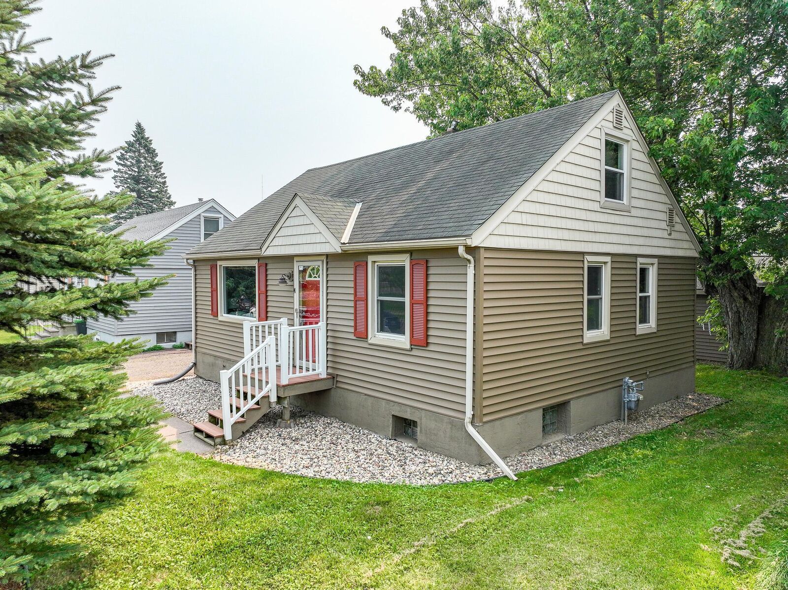 Property Photo:  14 W Palm Street  MN 55811 