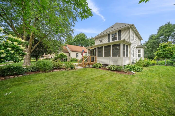 Property Photo:  705 Spruce Street  MN 55024 