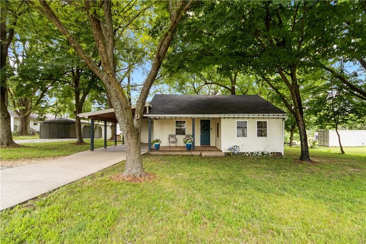 213 N West Avenue  Lincoln AR 72744 photo