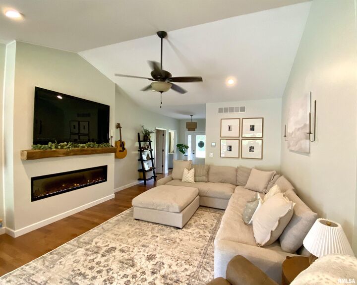 Property Photo:  5060 England Road  IL 62875 