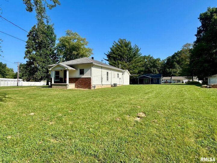 Property Photo: 602 Barr Street IL 62918