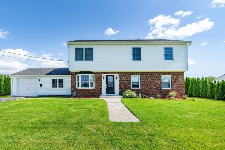 74 Brookhaven Dr  East Providence RI 02914 photo