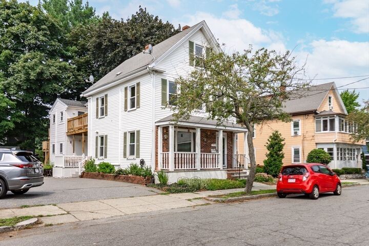 Property Photo:  6 Avon Ct 2  MA 01880 