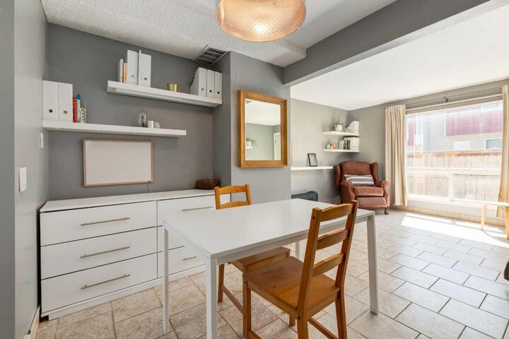 Property Photo:  5425 Pensacola Crescent SE 21  AB T2A 2G7 