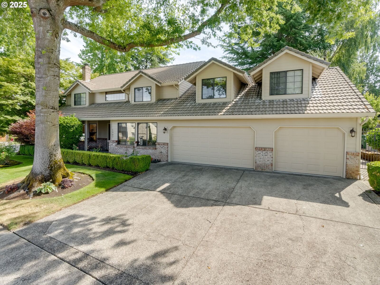 Property Photo:  1907 NE 158th Ave  WA 98684 