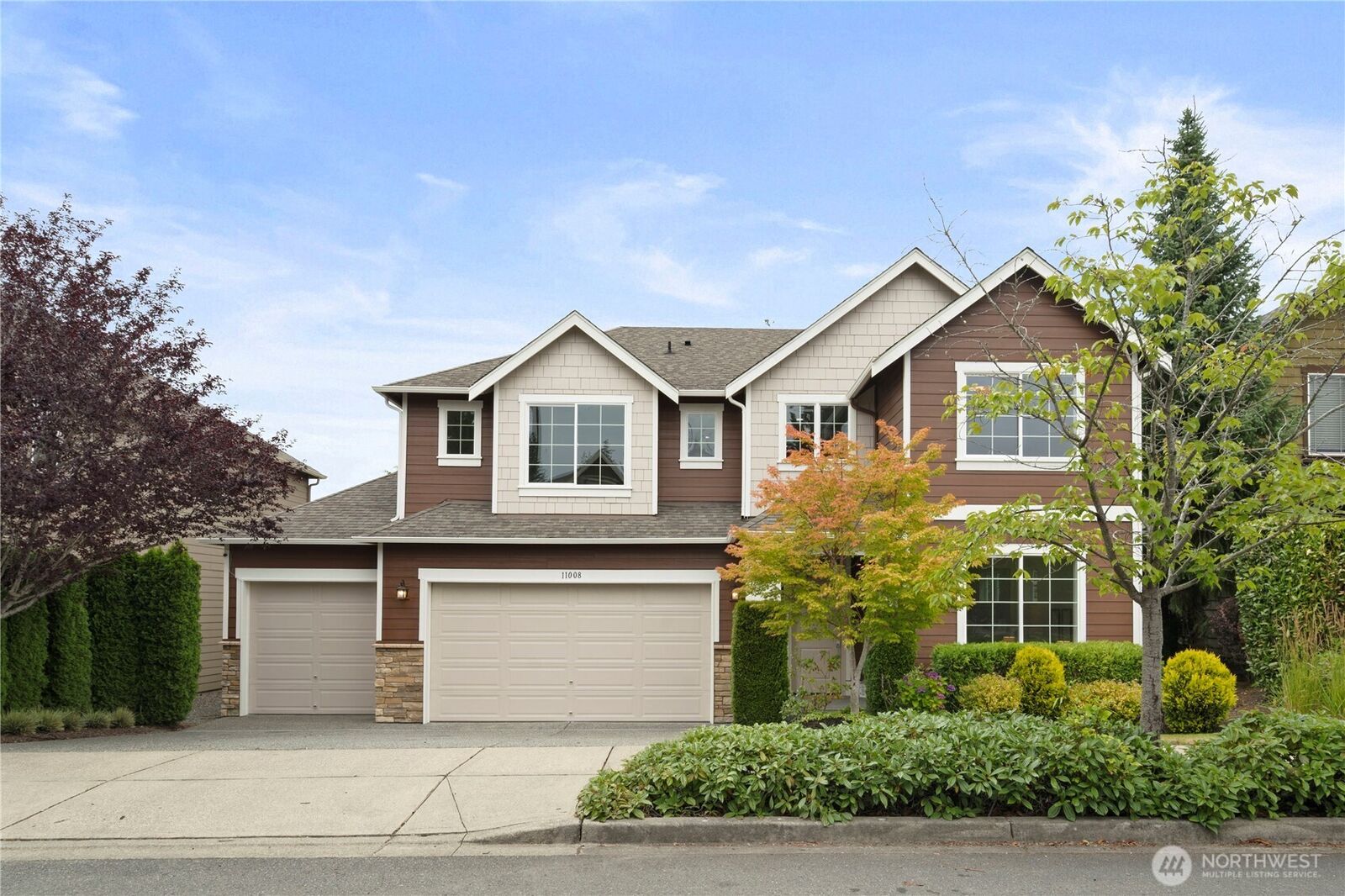 Property Photo:  11008  243rd Avenue NE  WA 98053 