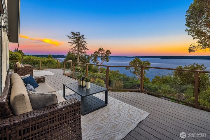 Property Photo: 10647 Marine View Drive SW WA 98146