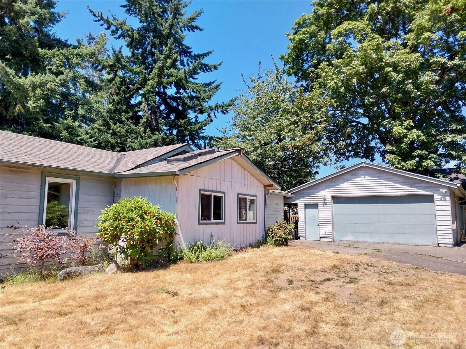 Property Photo: 14015 Military Road S WA 98168