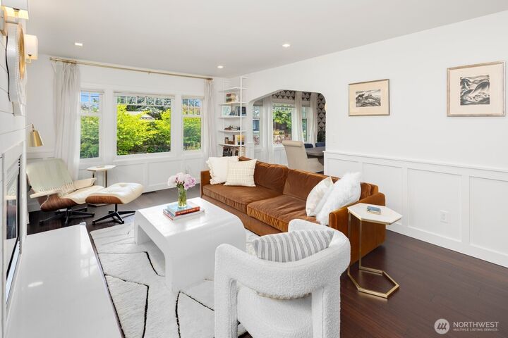 Property Photo:  3249  27th Avenue W  WA 98199 