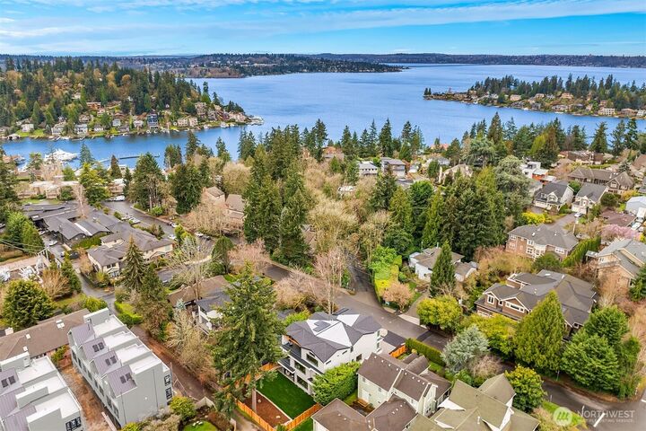 Property Photo: 422 98th Avenue NE WA 98004