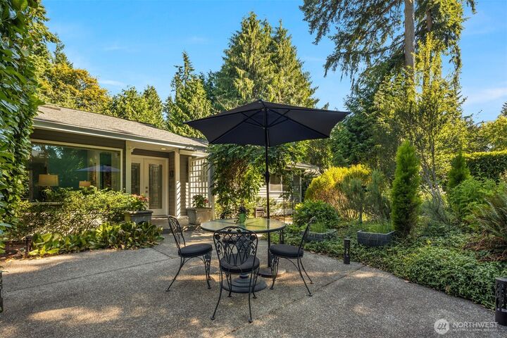 21647 SE 33rd Place  Sammamish WA 98075 photo