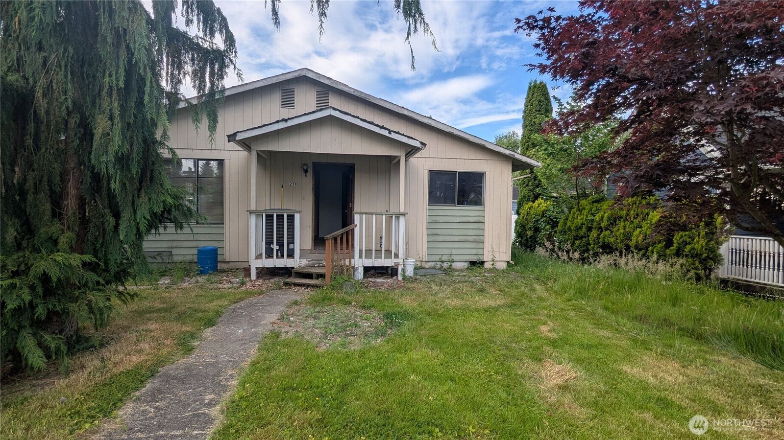 Property Photo:  211  Taylor Street  WA 98290 