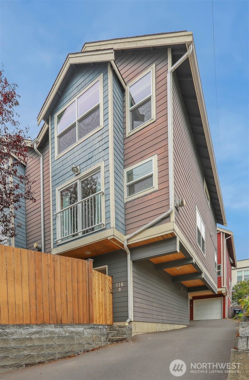 Property Photo:  516 B N 46th Street  WA 98103 