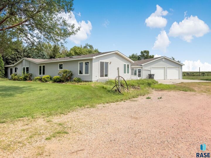 Property Photo: 27738 469th St SD 57039