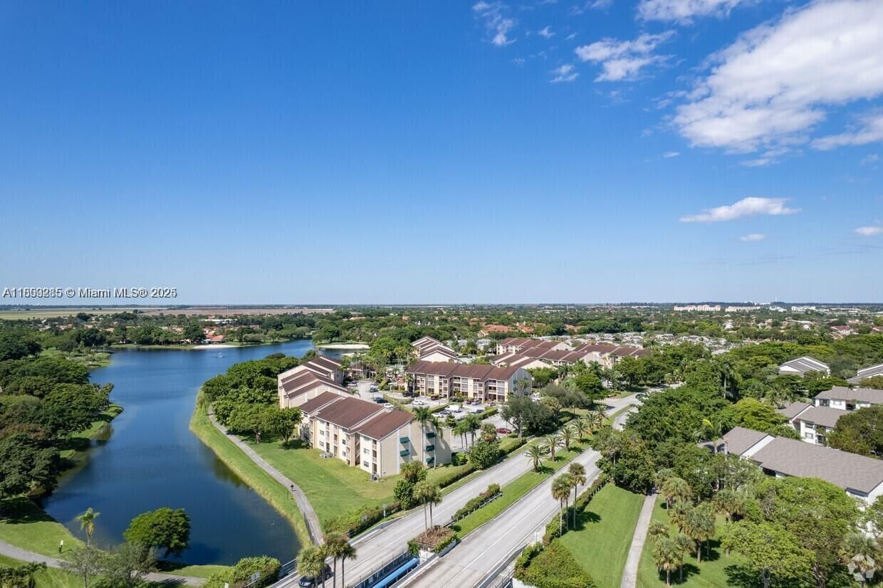 Property Photo: 15290 SW 106th Ln 315 FL 33196