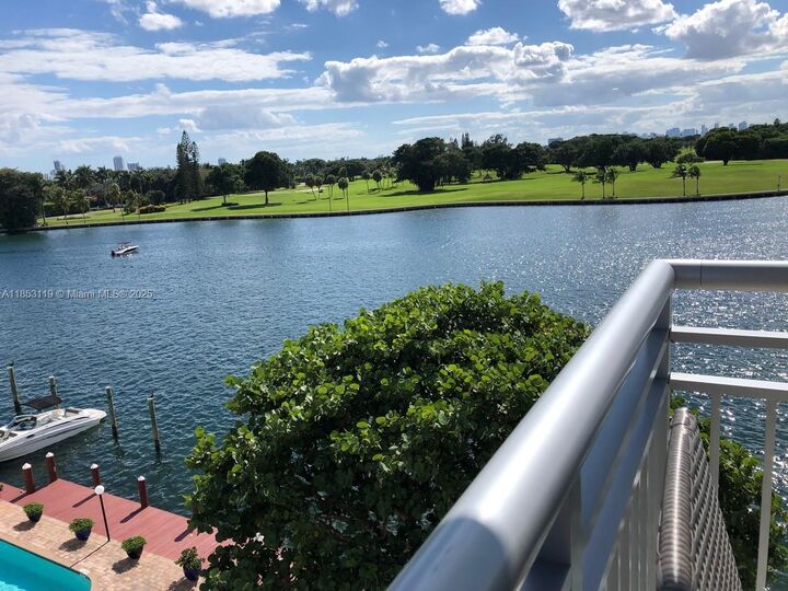 Property Photo:  9250 W Bay Harbor Dr 5A  FL 33154 