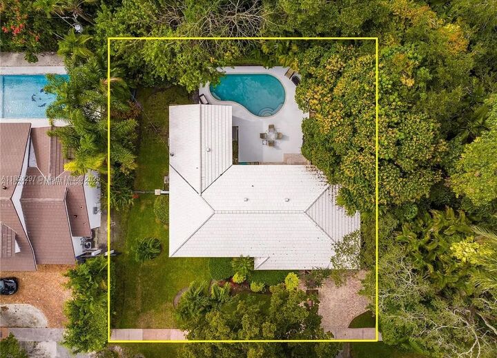 Property Photo: 7300 Mindello St FL 33143